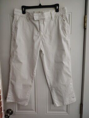 Signature Levi Strauss White Denim Capri Pants Mid-Rise Stretch - Women’s Mis 16
